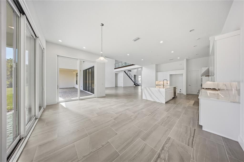 For Sale: $3,050,000 (6 beds, 6 baths, 7093 Square Feet)