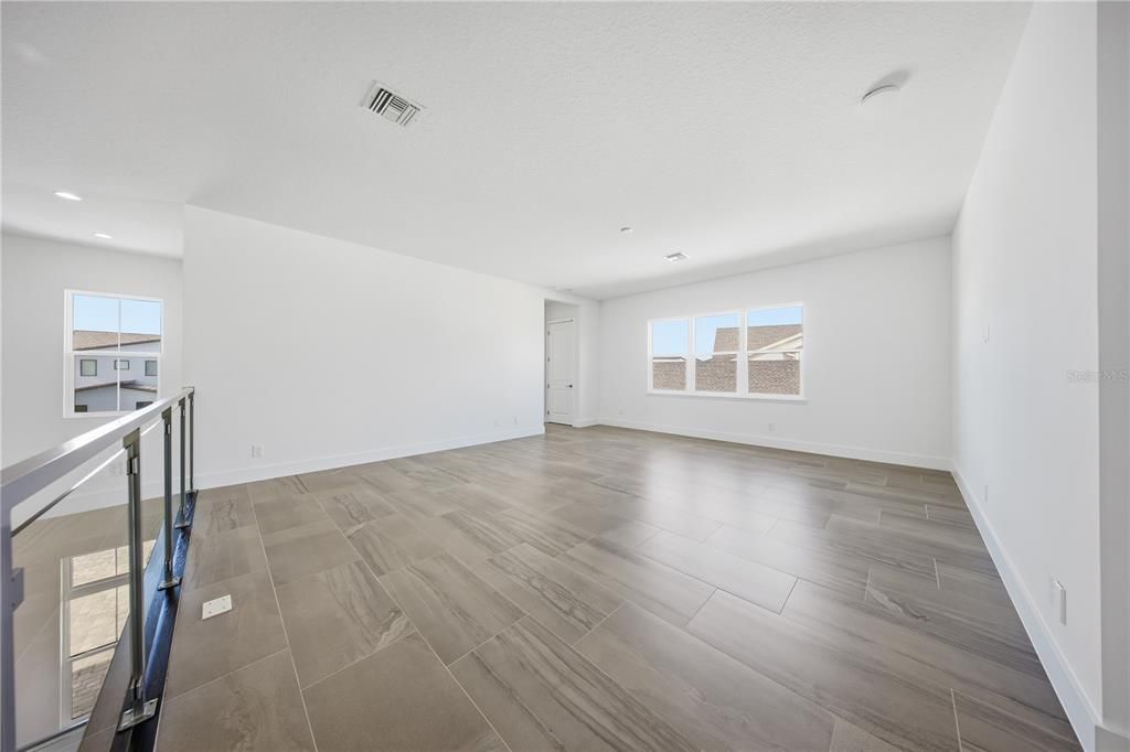 For Sale: $3,050,000 (6 beds, 6 baths, 7093 Square Feet)