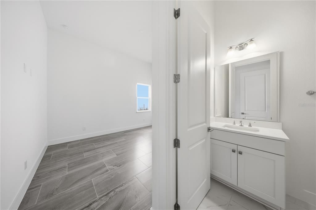 For Sale: $3,050,000 (6 beds, 6 baths, 7093 Square Feet)