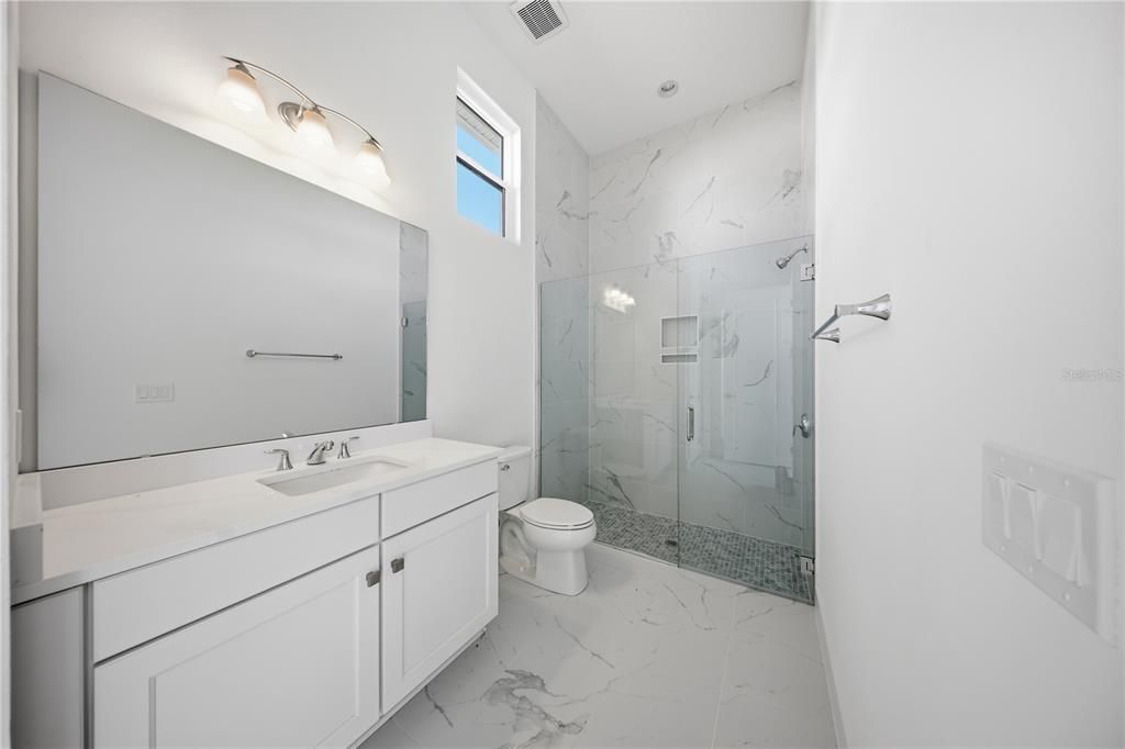 For Sale: $3,050,000 (6 beds, 6 baths, 7093 Square Feet)