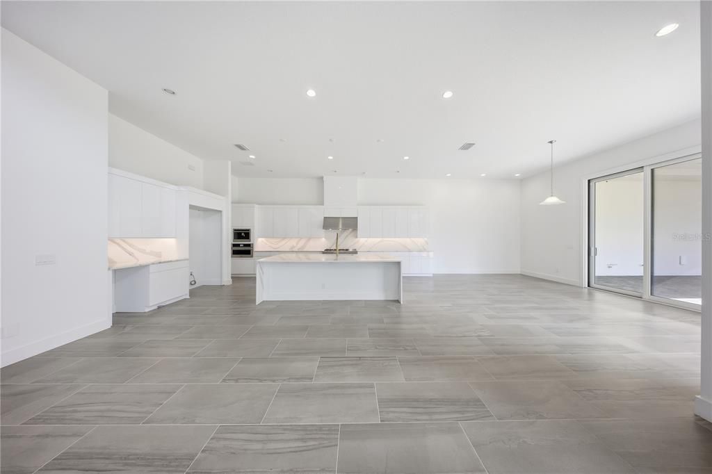 For Sale: $3,050,000 (6 beds, 6 baths, 7093 Square Feet)