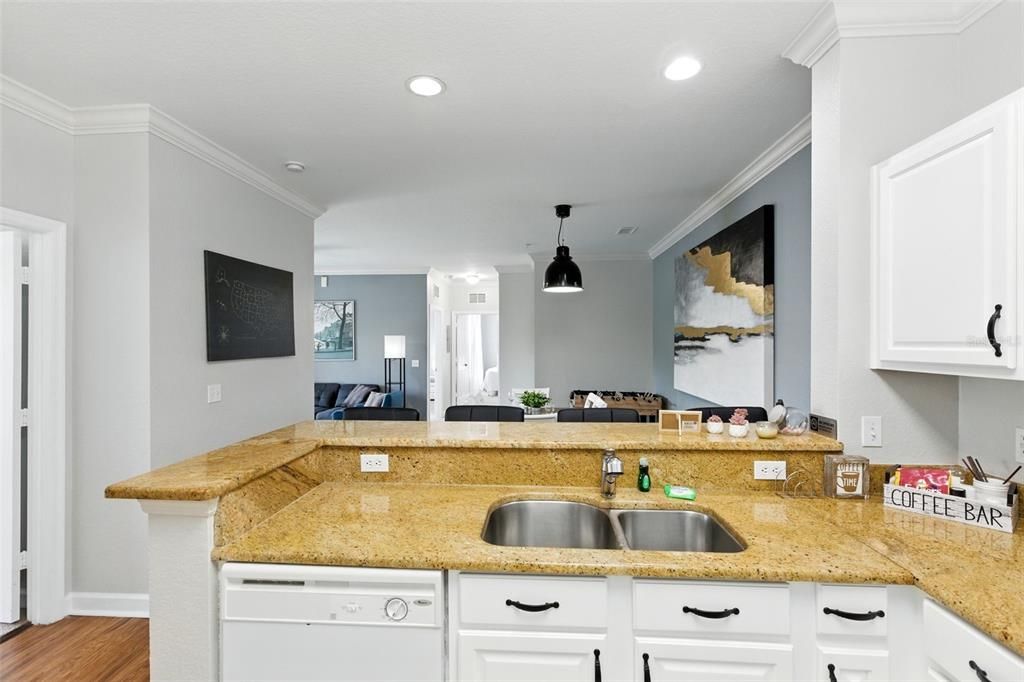 待售: $235,000 (3 贝兹, 2 浴室, 1244 平方英尺)