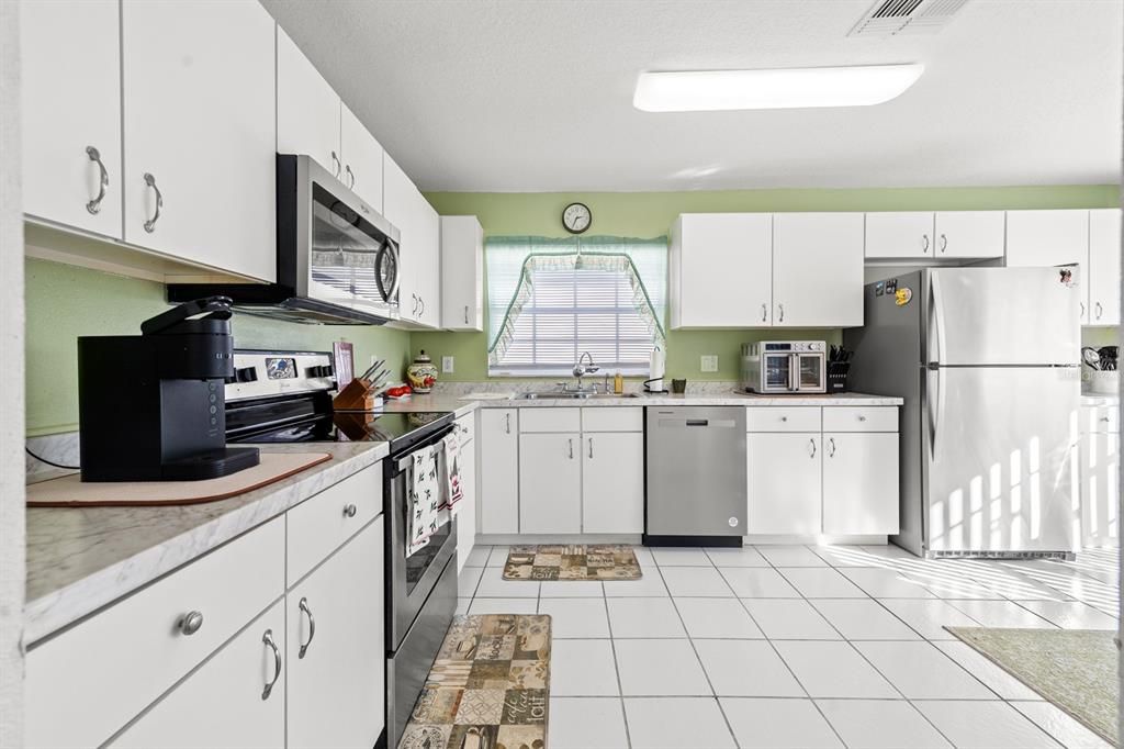 待售: $239,999 (2 贝兹, 2 浴室, 1435 平方英尺)