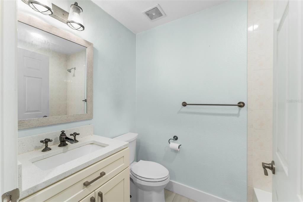 Под контрактом: $719,000 (4 спален, 3 ванн, 3137 Квадратных фут)