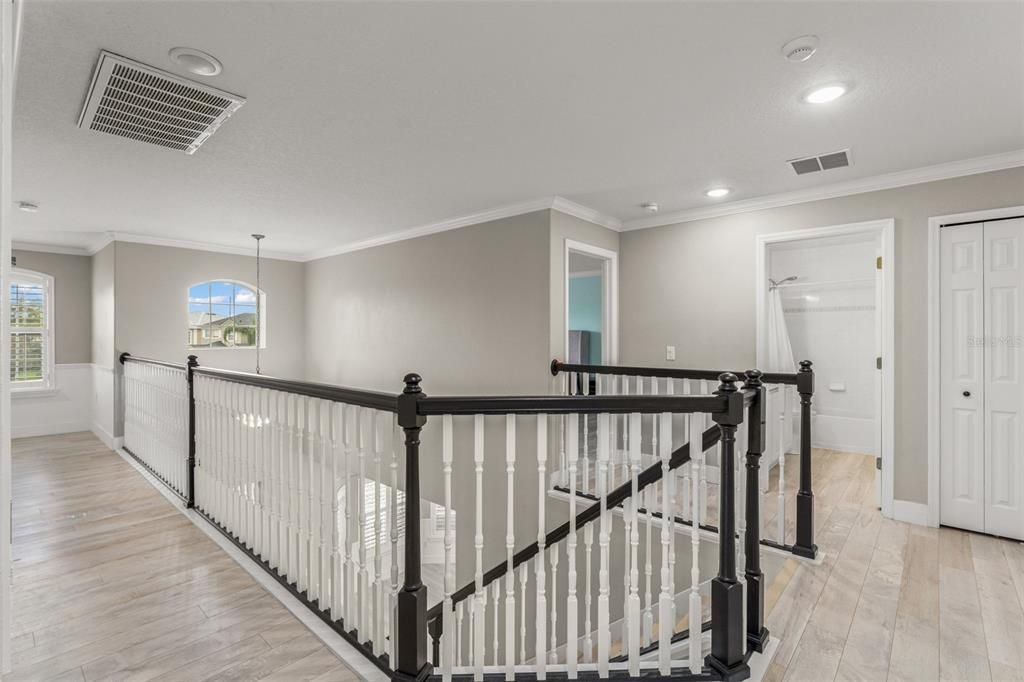 Под контрактом: $719,000 (4 спален, 3 ванн, 3137 Квадратных фут)