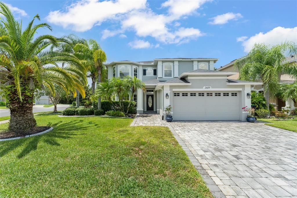 Под контрактом: $719,000 (4 спален, 3 ванн, 3137 Квадратных фут)