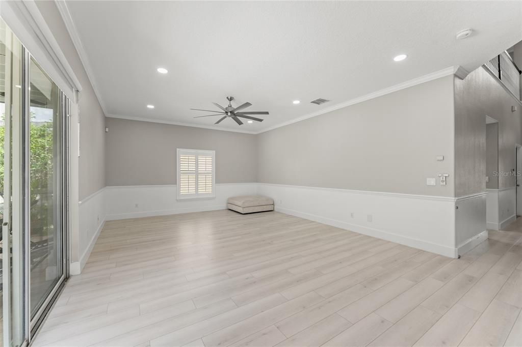 Под контрактом: $719,000 (4 спален, 3 ванн, 3137 Квадратных фут)