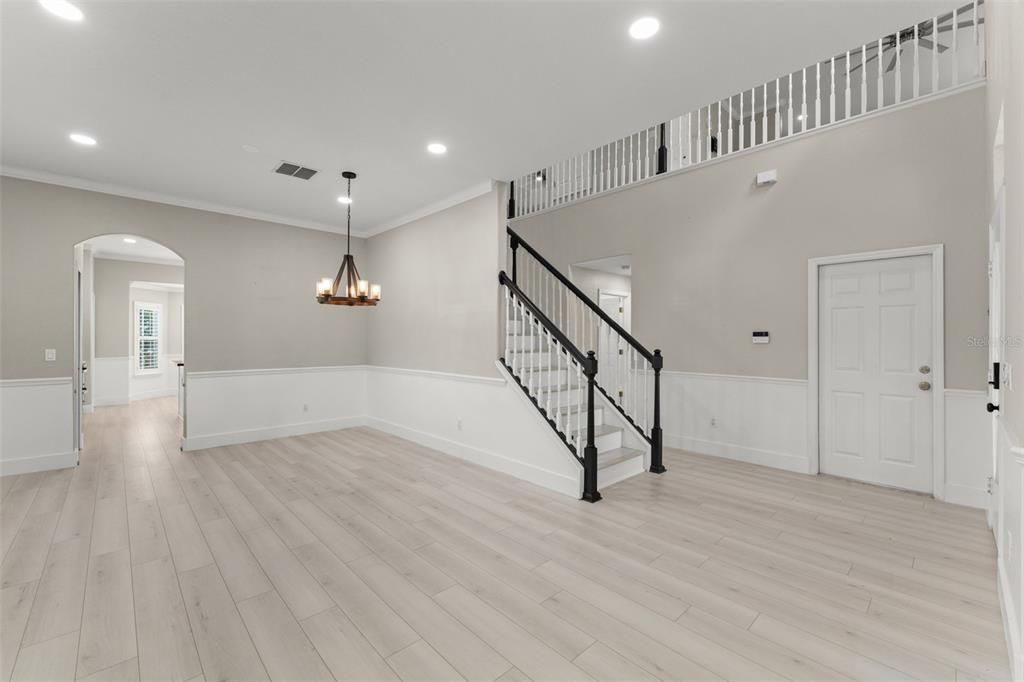 Под контрактом: $719,000 (4 спален, 3 ванн, 3137 Квадратных фут)