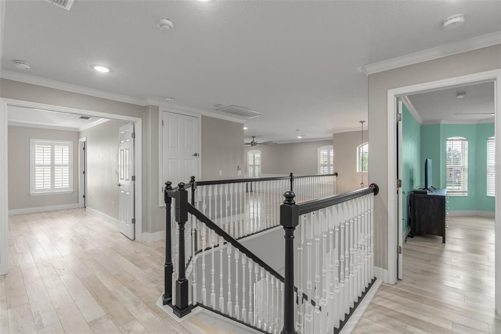 Под контрактом: $719,000 (4 спален, 3 ванн, 3137 Квадратных фут)