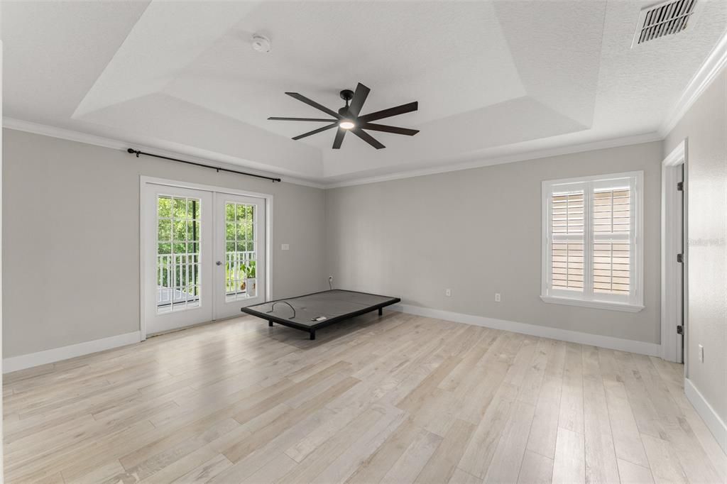 Под контрактом: $719,000 (4 спален, 3 ванн, 3137 Квадратных фут)