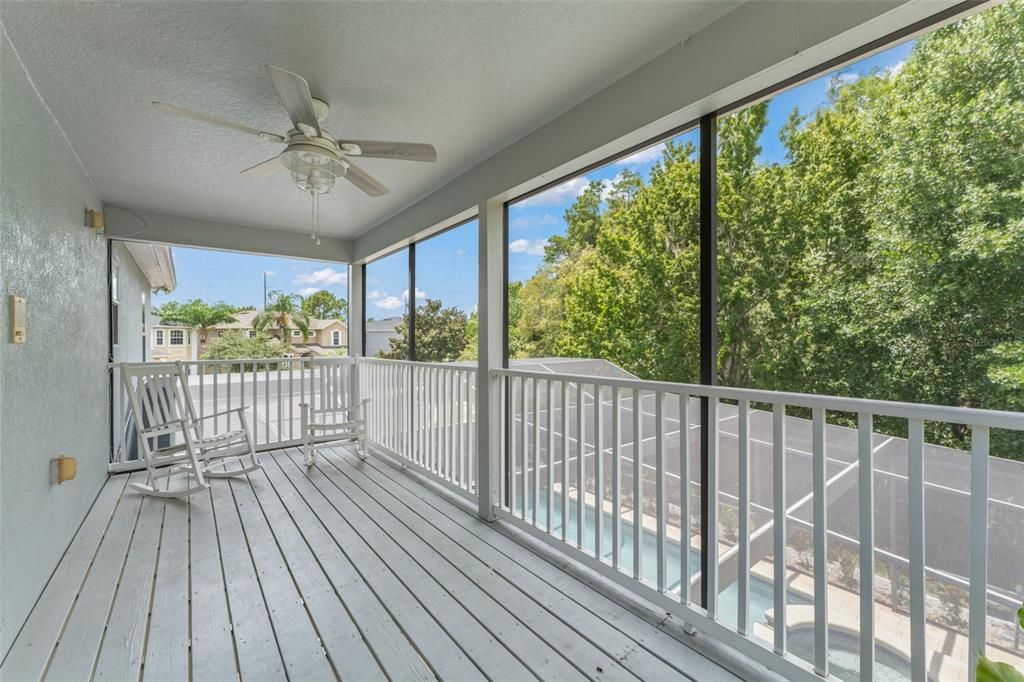 Под контрактом: $719,000 (4 спален, 3 ванн, 3137 Квадратных фут)