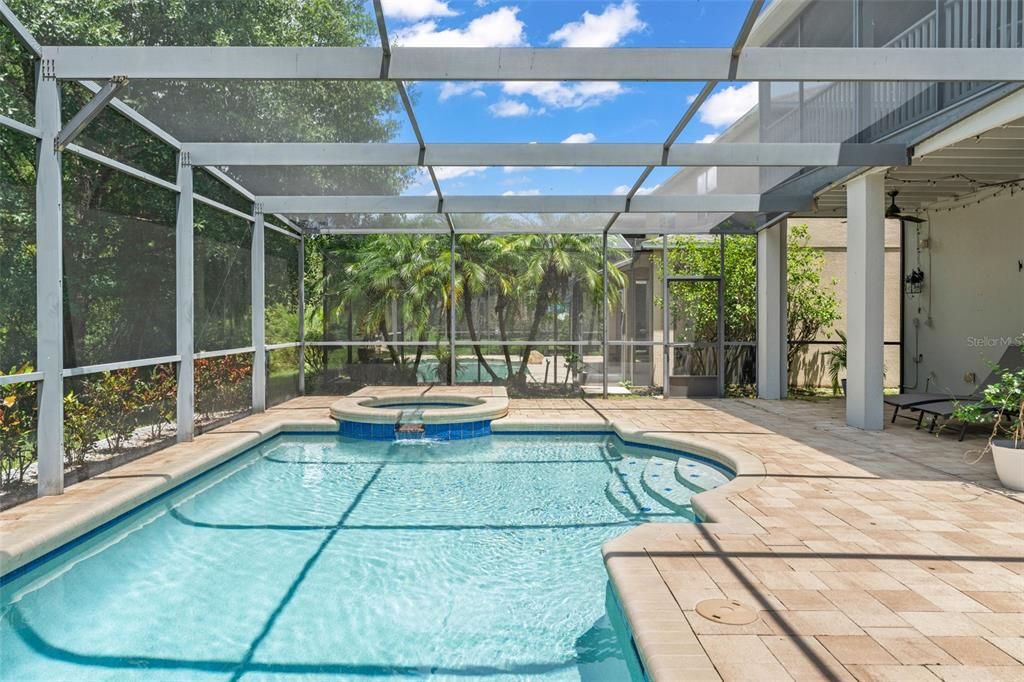 Под контрактом: $719,000 (4 спален, 3 ванн, 3137 Квадратных фут)