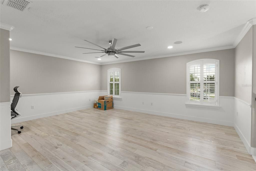 Под контрактом: $719,000 (4 спален, 3 ванн, 3137 Квадратных фут)