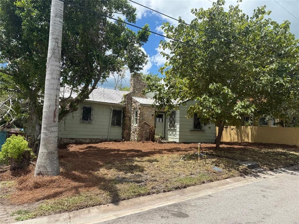 待售: $1,350,000 (0.28 acres)