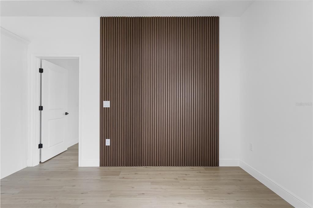 На продажу: $299,900 (4 спален, 2 ванн, 1833 Квадратных фут)