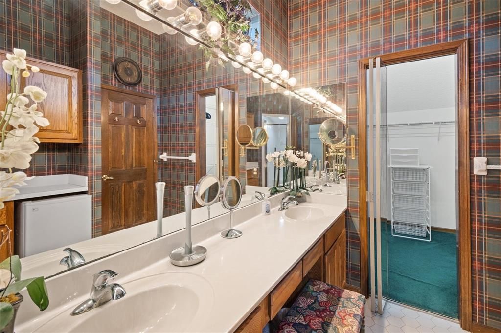 待售: $799,900 (3 贝兹, 3 浴室, 3749 平方英尺)