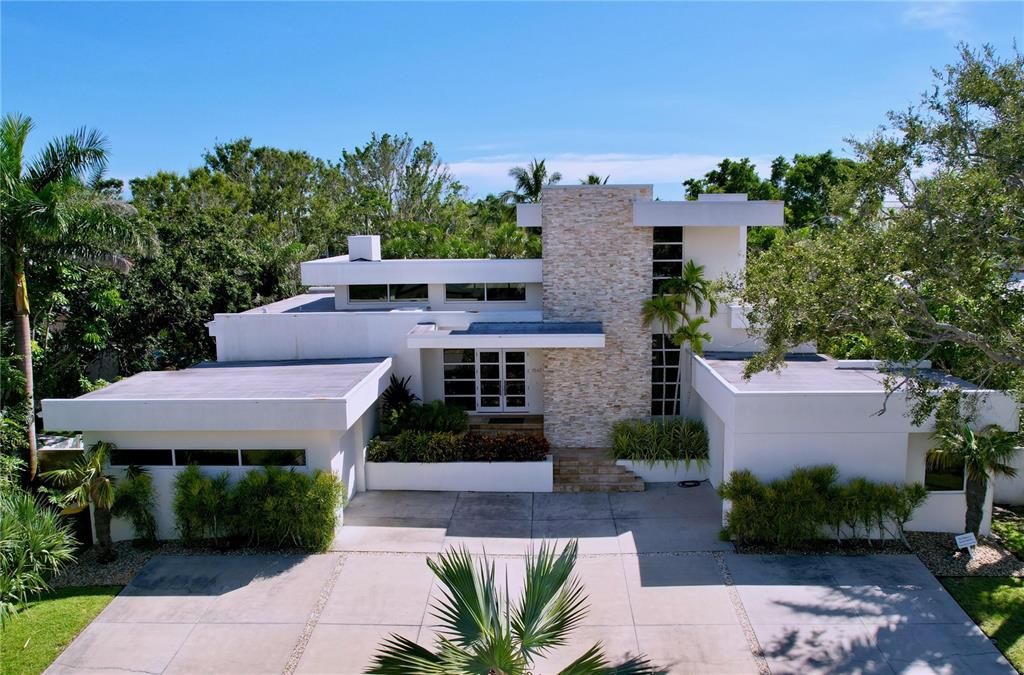 В аренду: $20,000 (5 спален, 4 ванн, 4000 Квадратных фут)