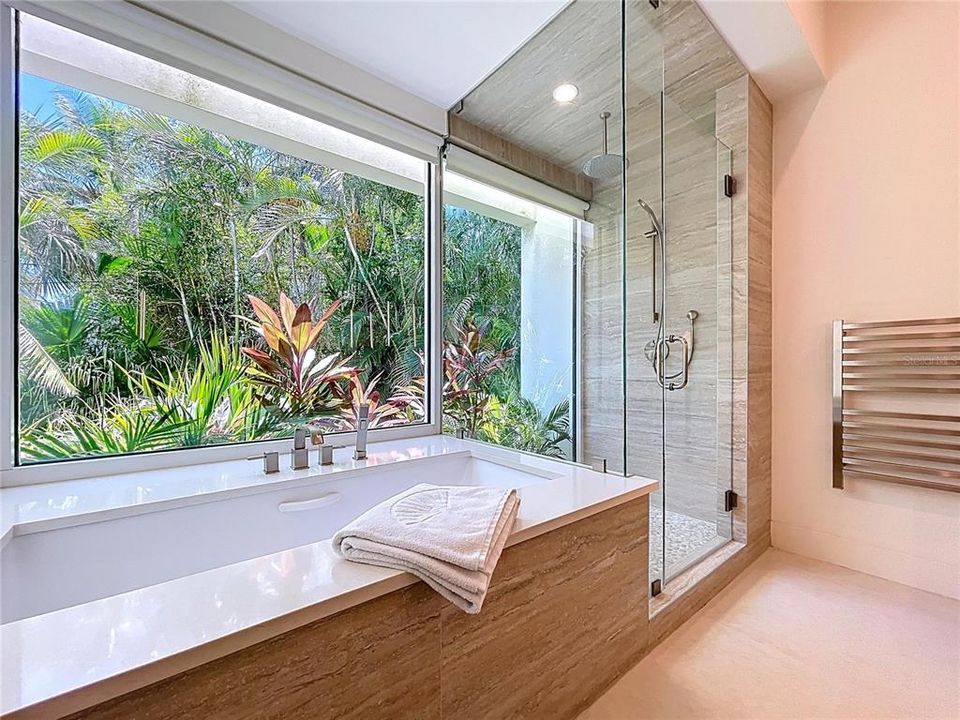 В аренду: $20,000 (5 спален, 4 ванн, 4000 Квадратных фут)