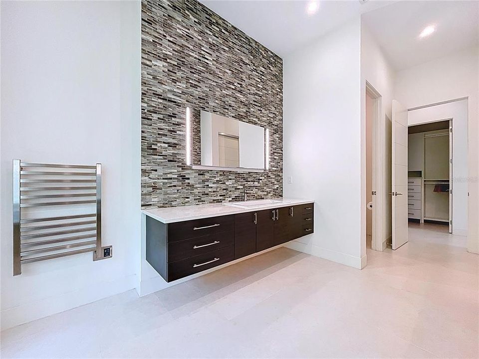 В аренду: $20,000 (5 спален, 4 ванн, 4000 Квадратных фут)