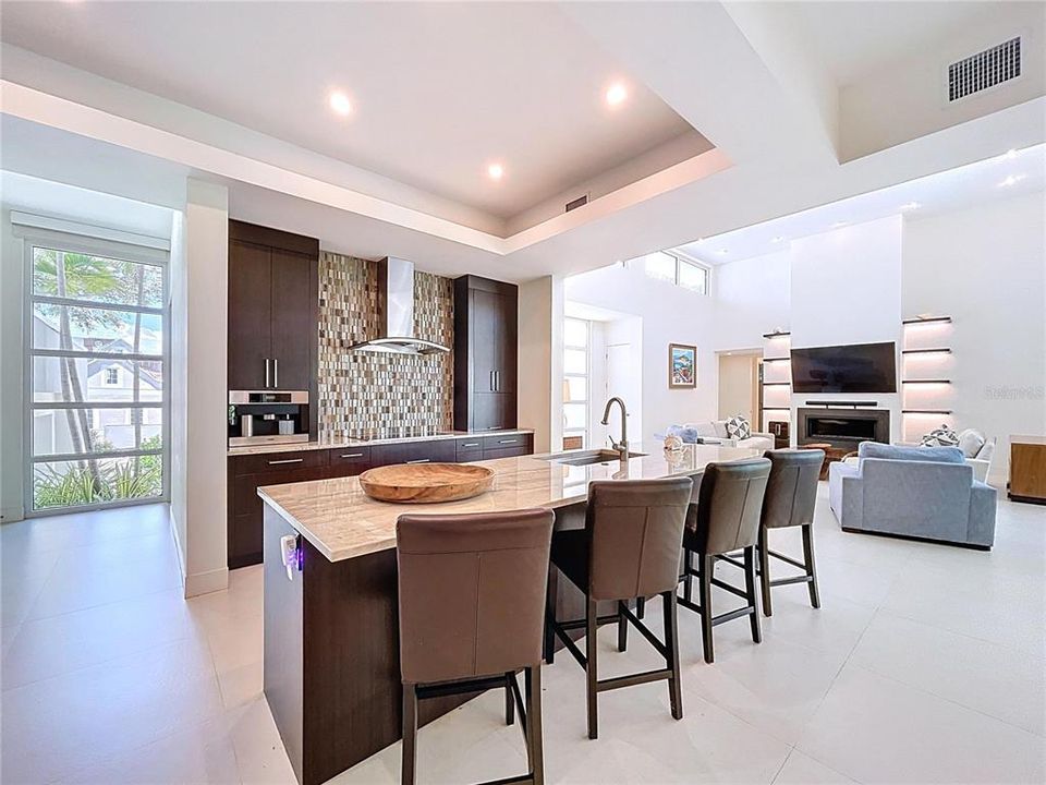 В аренду: $20,000 (5 спален, 4 ванн, 4000 Квадратных фут)