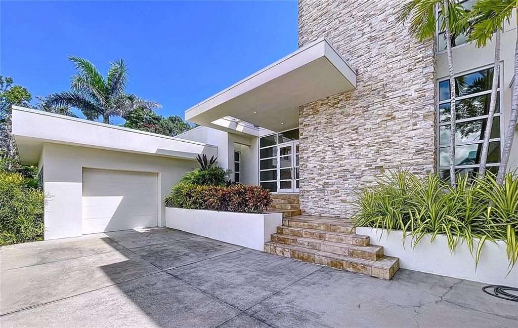 В аренду: $20,000 (5 спален, 4 ванн, 4000 Квадратных фут)