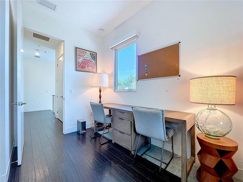 В аренду: $20,000 (5 спален, 4 ванн, 4000 Квадратных фут)