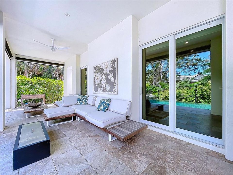 В аренду: $20,000 (5 спален, 4 ванн, 4000 Квадратных фут)