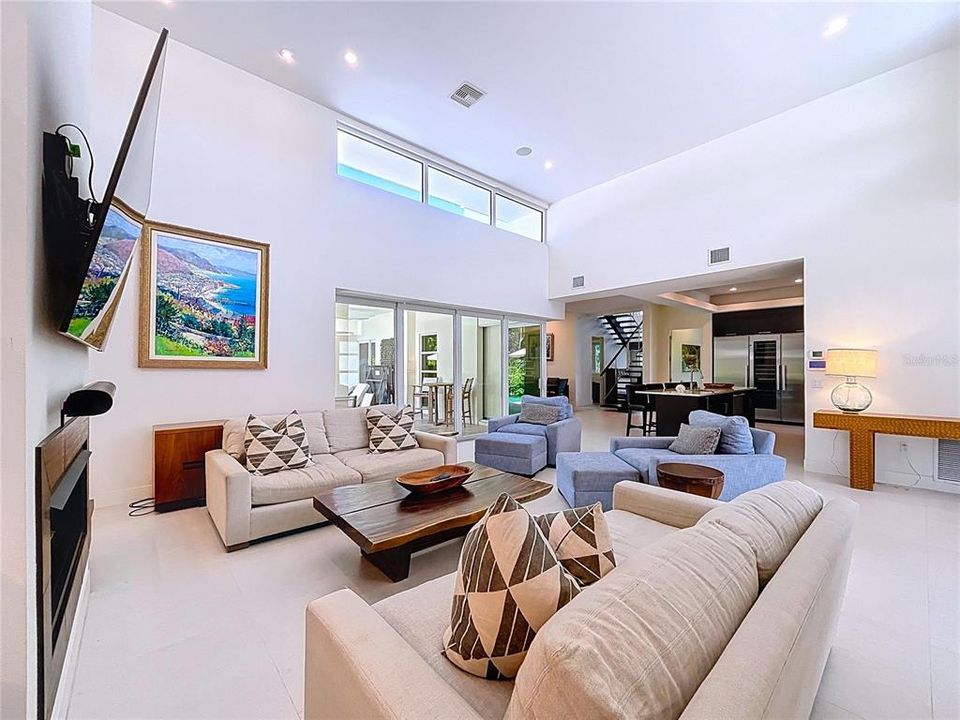 В аренду: $20,000 (5 спален, 4 ванн, 4000 Квадратных фут)