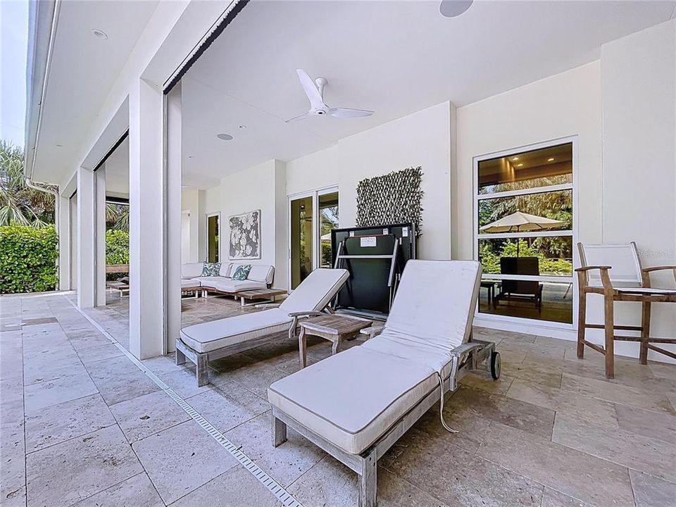 В аренду: $20,000 (5 спален, 4 ванн, 4000 Квадратных фут)