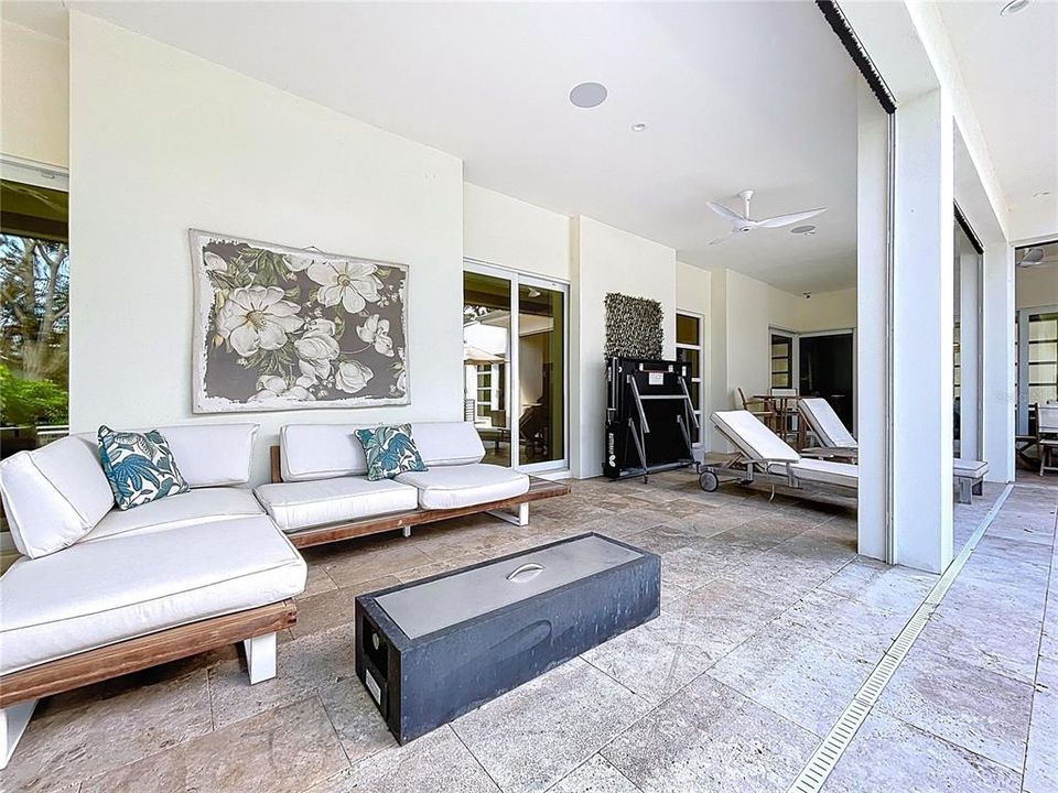 В аренду: $20,000 (5 спален, 4 ванн, 4000 Квадратных фут)