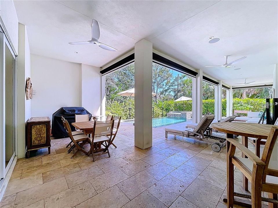 В аренду: $20,000 (5 спален, 4 ванн, 4000 Квадратных фут)