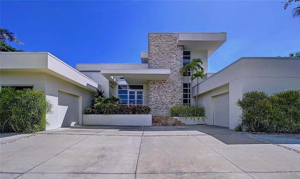 В аренду: $20,000 (5 спален, 4 ванн, 4000 Квадратных фут)