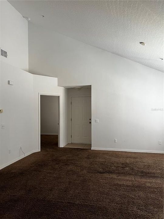 For Sale: $159,900 (2 beds, 2 baths, 1034 Square Feet)