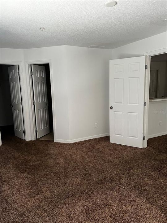 For Sale: $159,900 (2 beds, 2 baths, 1034 Square Feet)