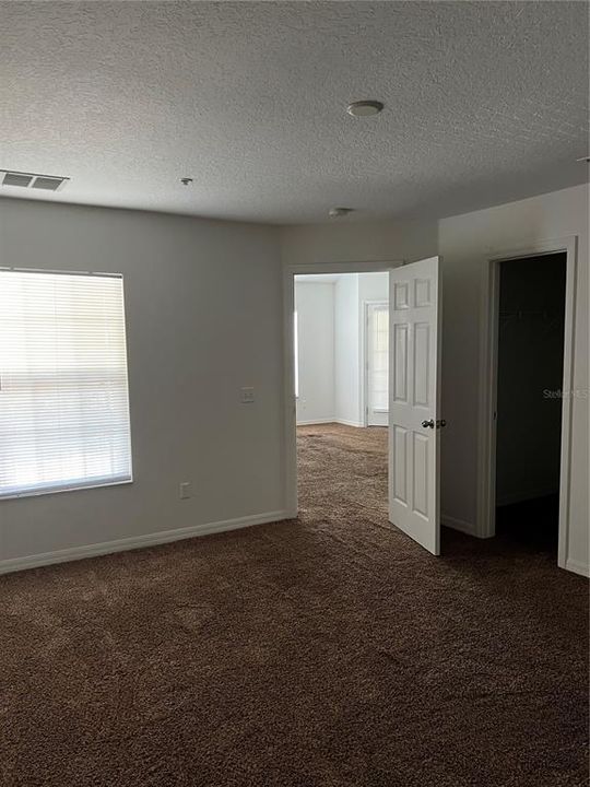 For Sale: $159,900 (2 beds, 2 baths, 1034 Square Feet)