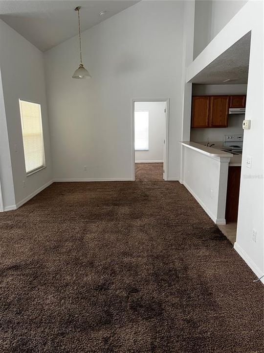 For Sale: $159,900 (2 beds, 2 baths, 1034 Square Feet)