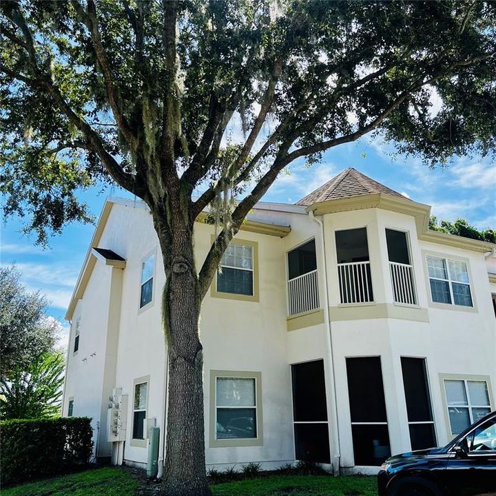 For Sale: $159,900 (2 beds, 2 baths, 1034 Square Feet)