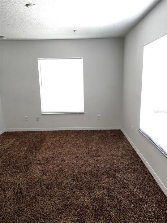 For Sale: $159,900 (2 beds, 2 baths, 1034 Square Feet)