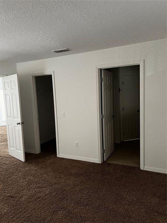 For Sale: $159,900 (2 beds, 2 baths, 1034 Square Feet)