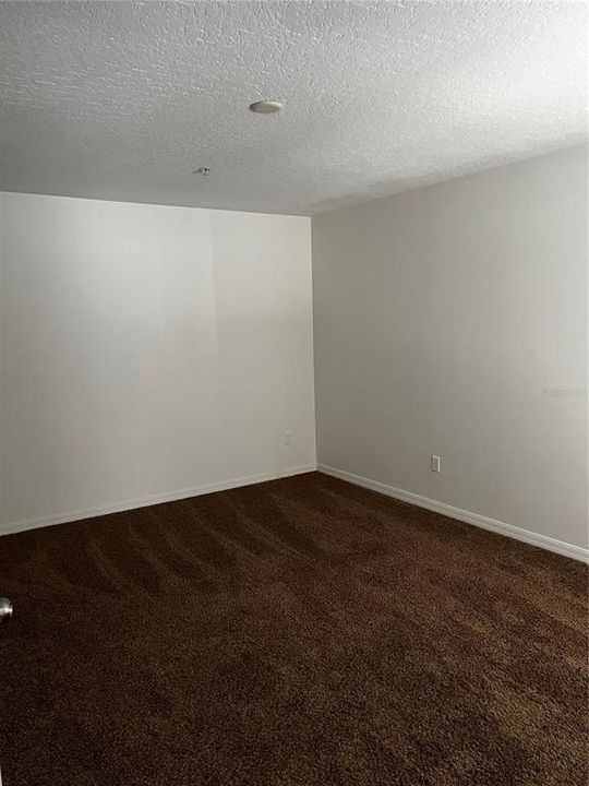 For Sale: $159,900 (2 beds, 2 baths, 1034 Square Feet)