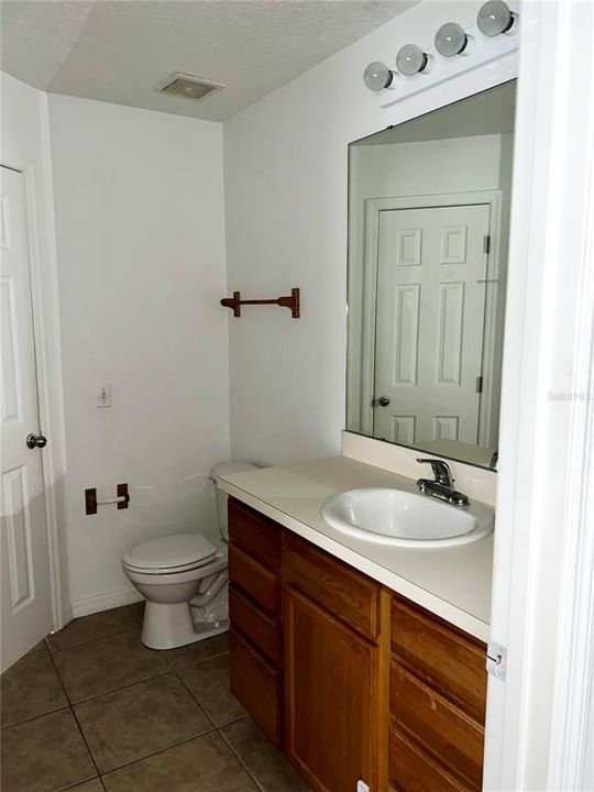 For Sale: $159,900 (2 beds, 2 baths, 1034 Square Feet)