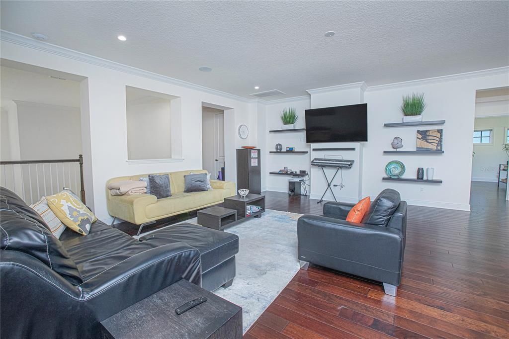 Active With Contract: $2,500,000 (5 beds, 5 baths, 5536 Square Feet)