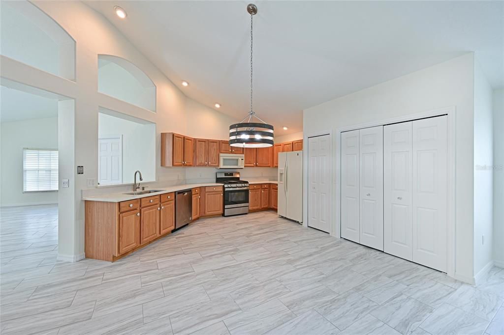 En Venta: $399,000 (2 camas, 2 baños, 1638 Pies cuadrados)