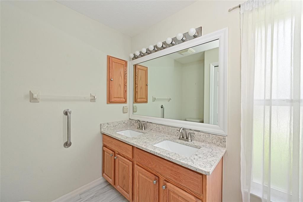 En Venta: $399,000 (2 camas, 2 baños, 1638 Pies cuadrados)