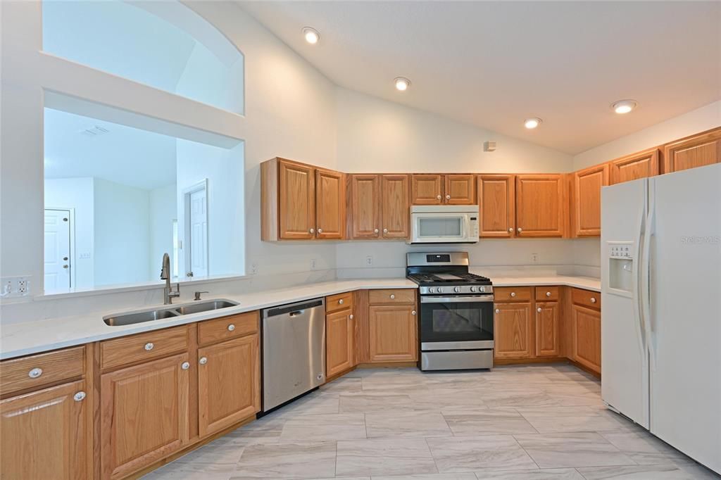 En Venta: $399,000 (2 camas, 2 baños, 1638 Pies cuadrados)