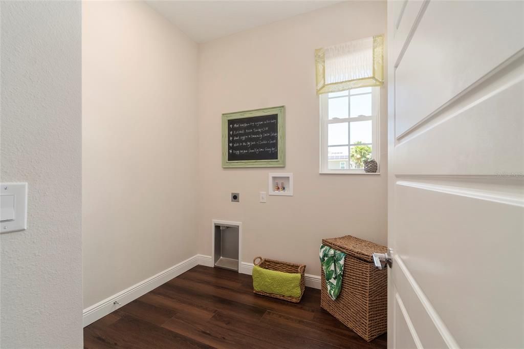 待售: $799,995 (4 贝兹, 3 浴室, 2940 平方英尺)