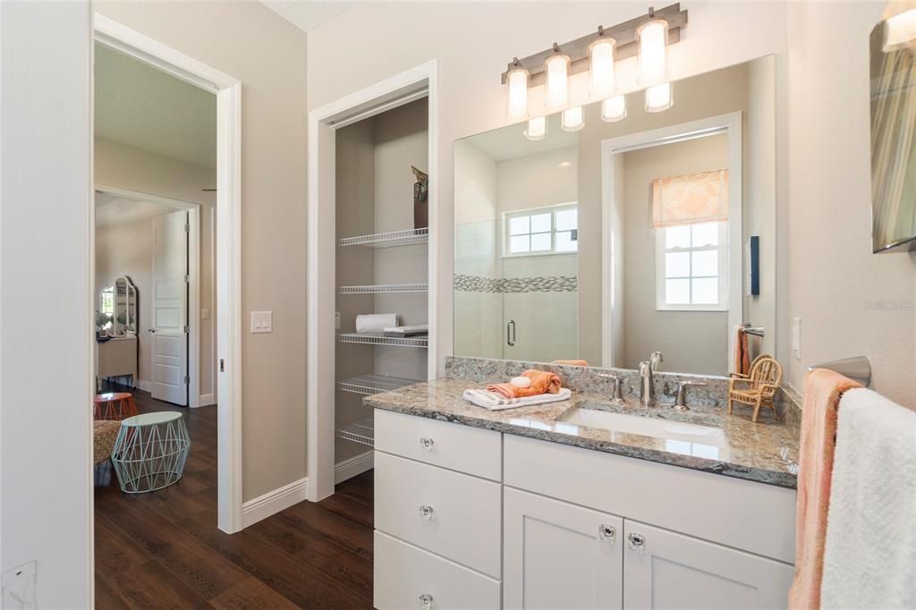 待售: $799,995 (4 贝兹, 3 浴室, 2940 平方英尺)