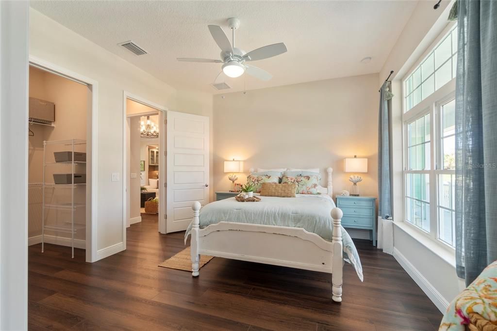 待售: $799,995 (4 贝兹, 3 浴室, 2940 平方英尺)