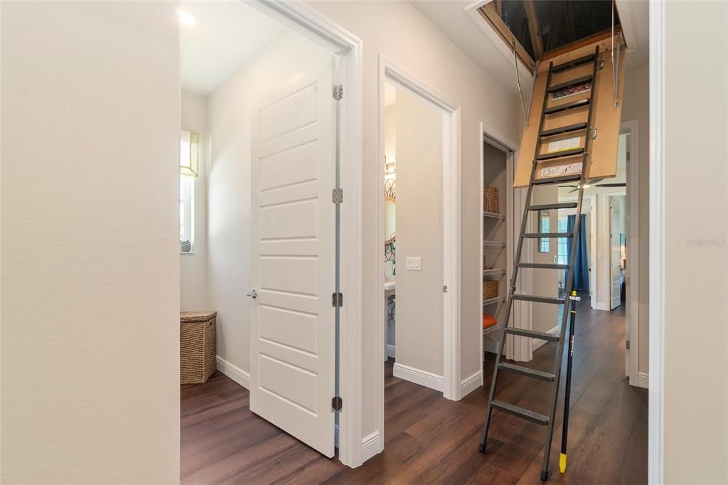 待售: $799,995 (4 贝兹, 3 浴室, 2940 平方英尺)