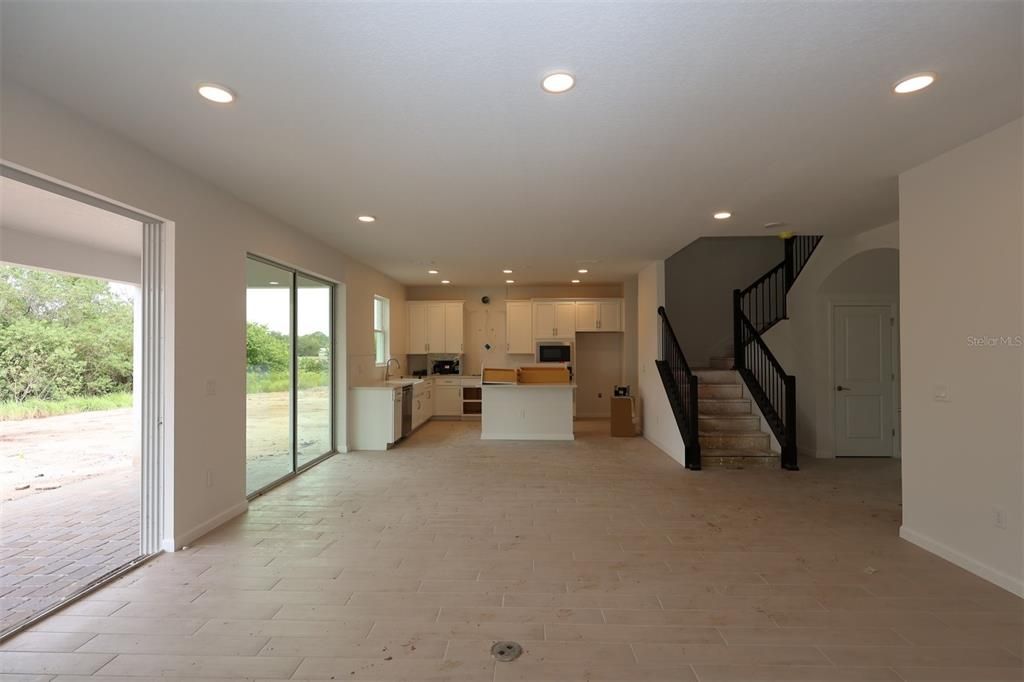 Activo con contrato: $709,990 (5 camas, 4 baños, 3148 Pies cuadrados)